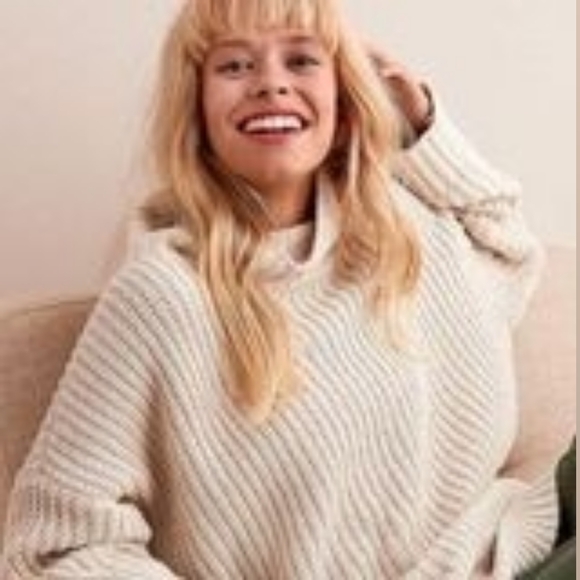 aerie Sweaters - 💥 AERIE Cozy Cream Sweater